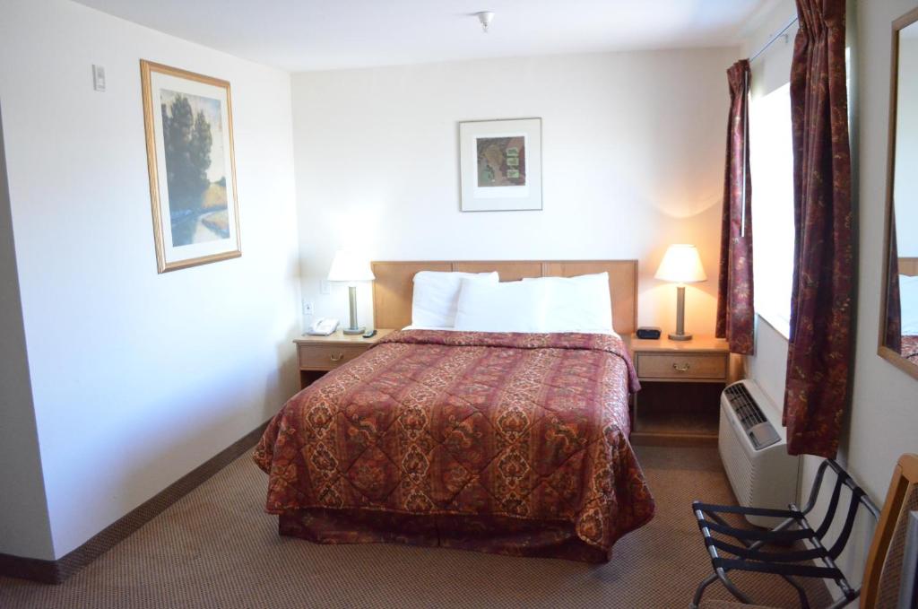 Knights Inn Quincy image 11