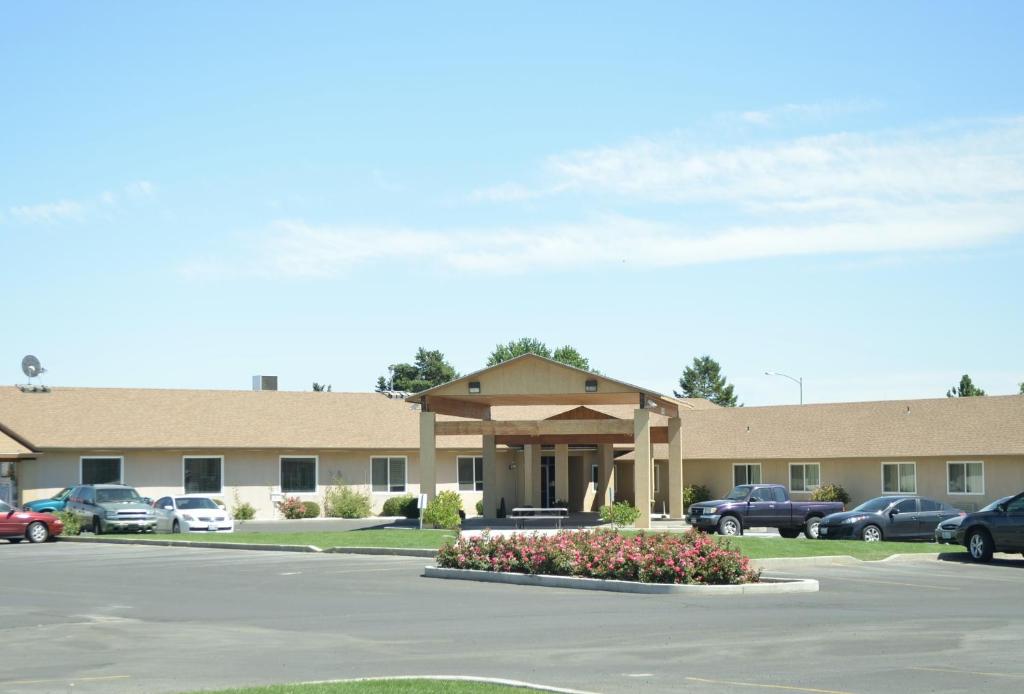 Knights Inn Quincy image 19