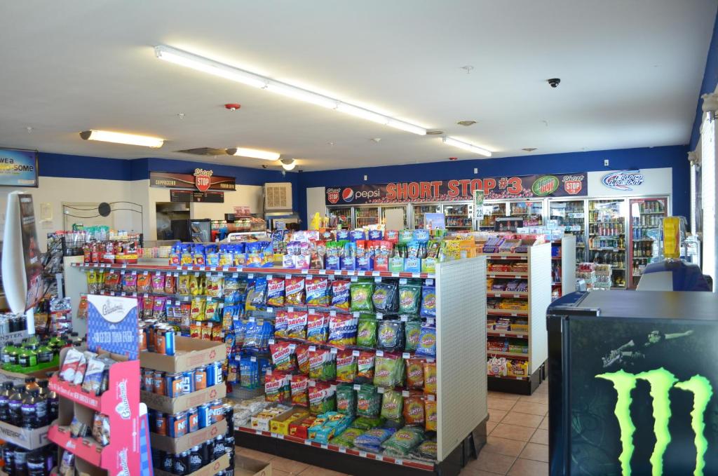 Knights Inn Quincy image 21